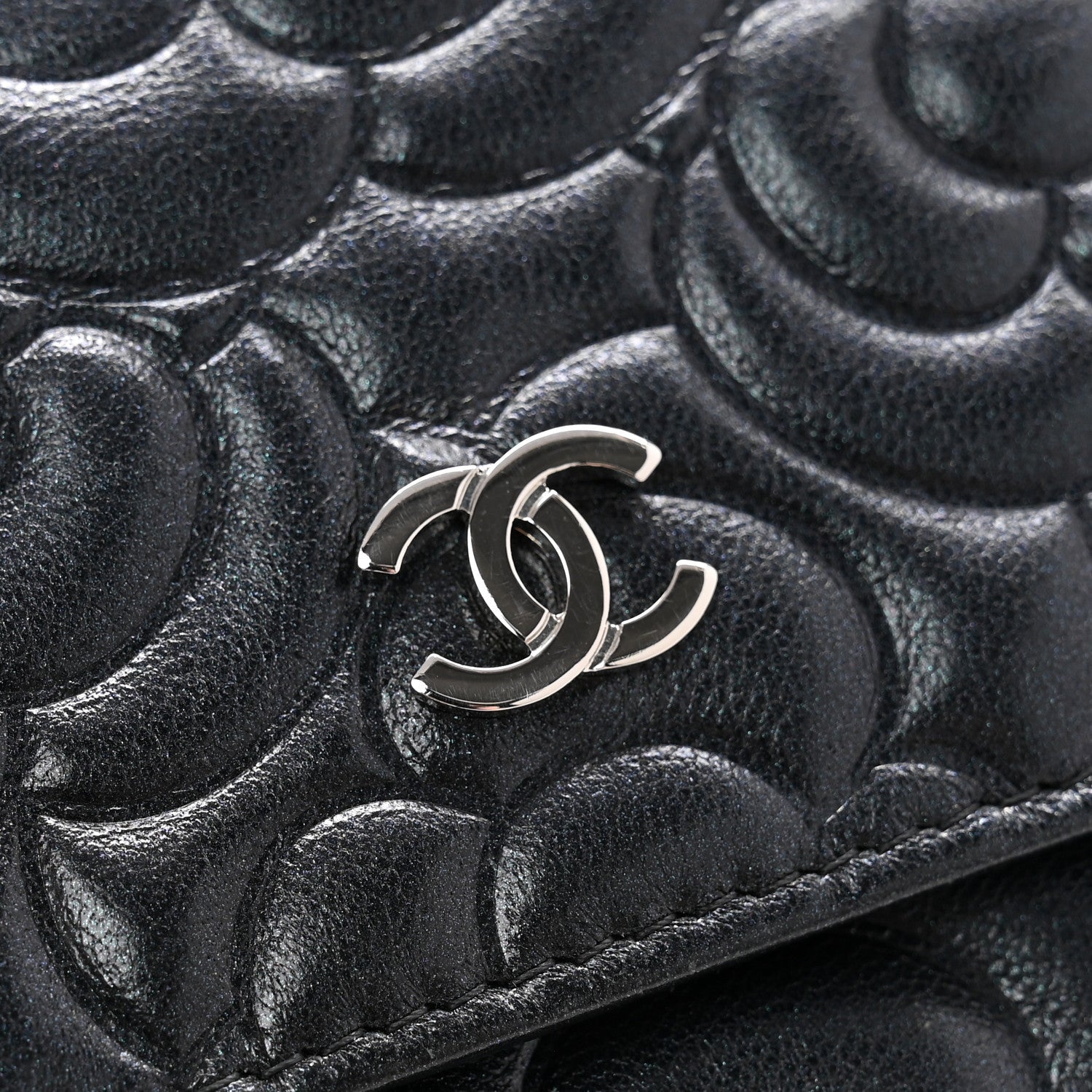 Lambskin Camellia Embossed Small Double Wallet Black