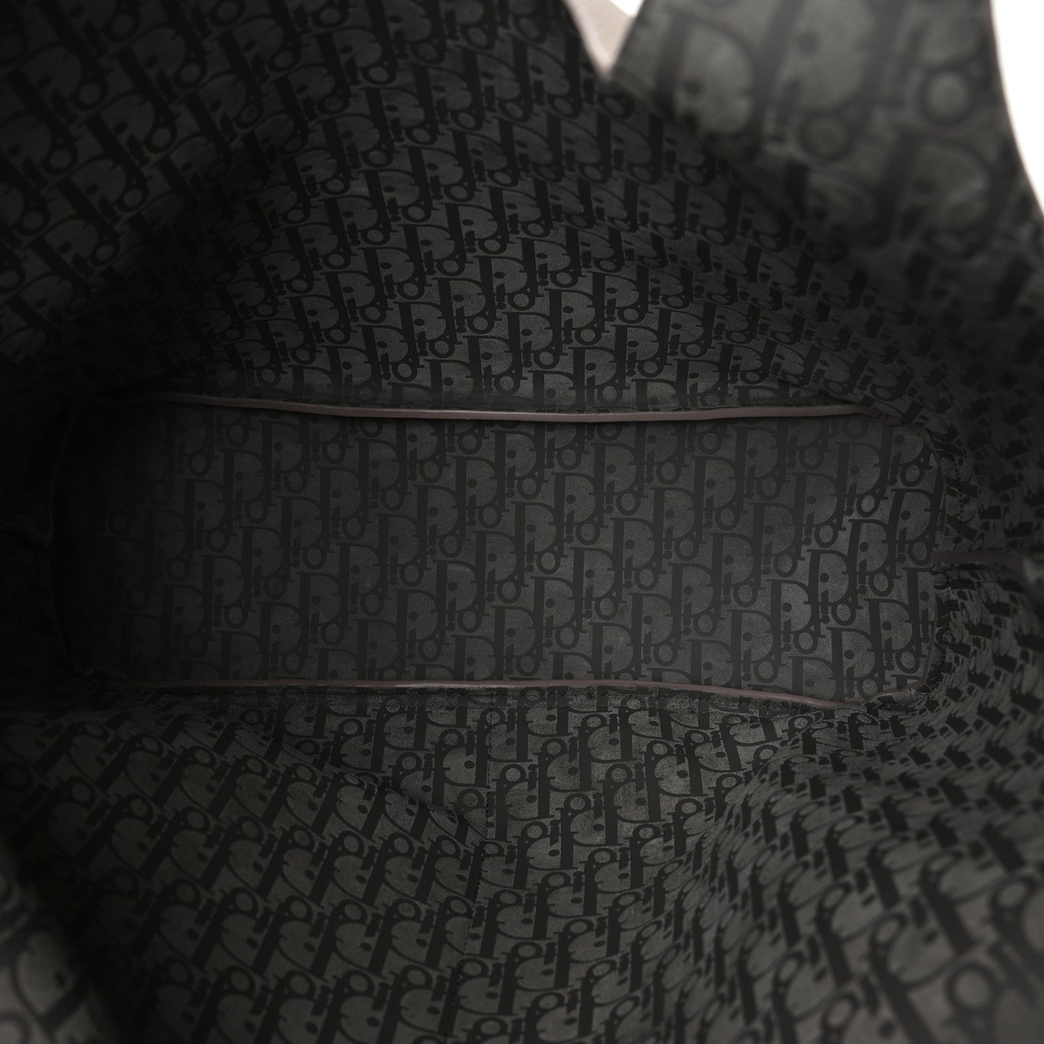 Icons Calfskin Privé Tote Beige