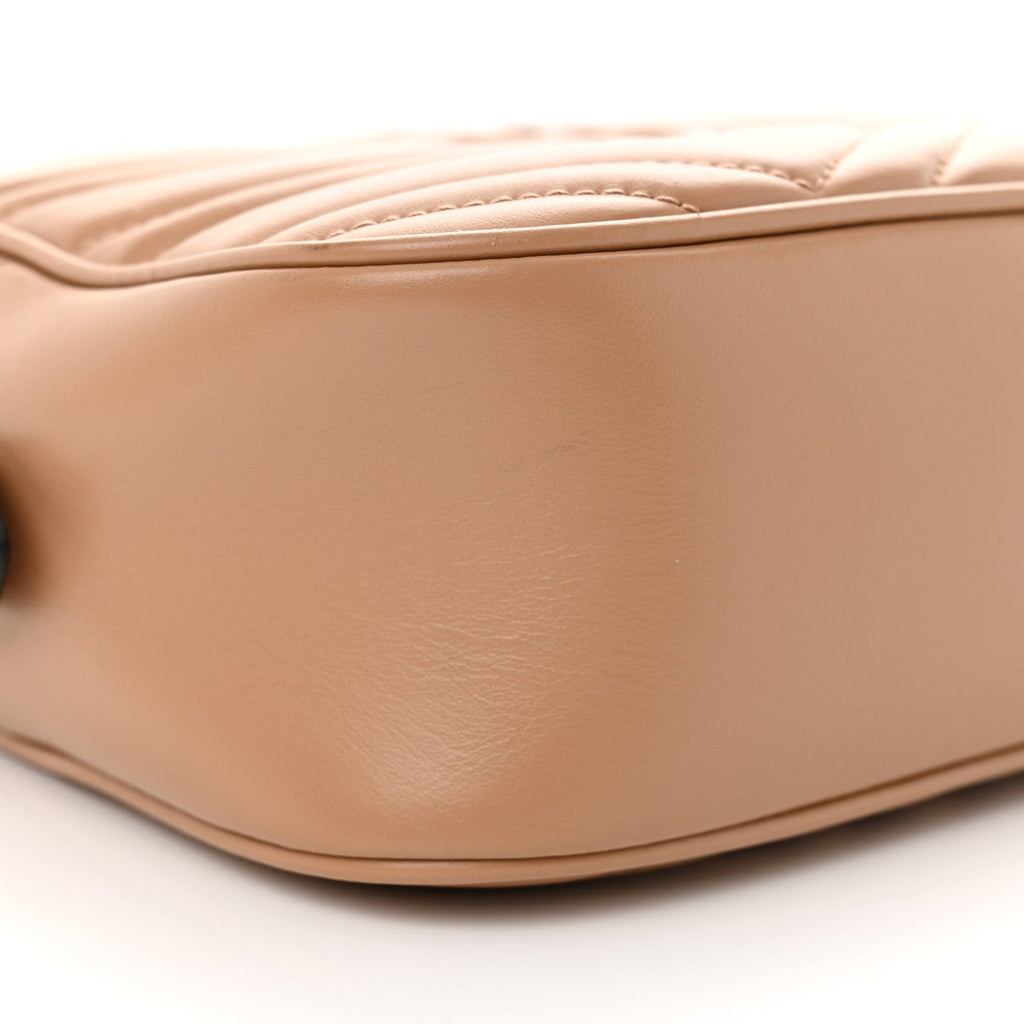 Calfskin Matelasse Monochrome Small GG Marmont Chain Shoulder Bag Camelia