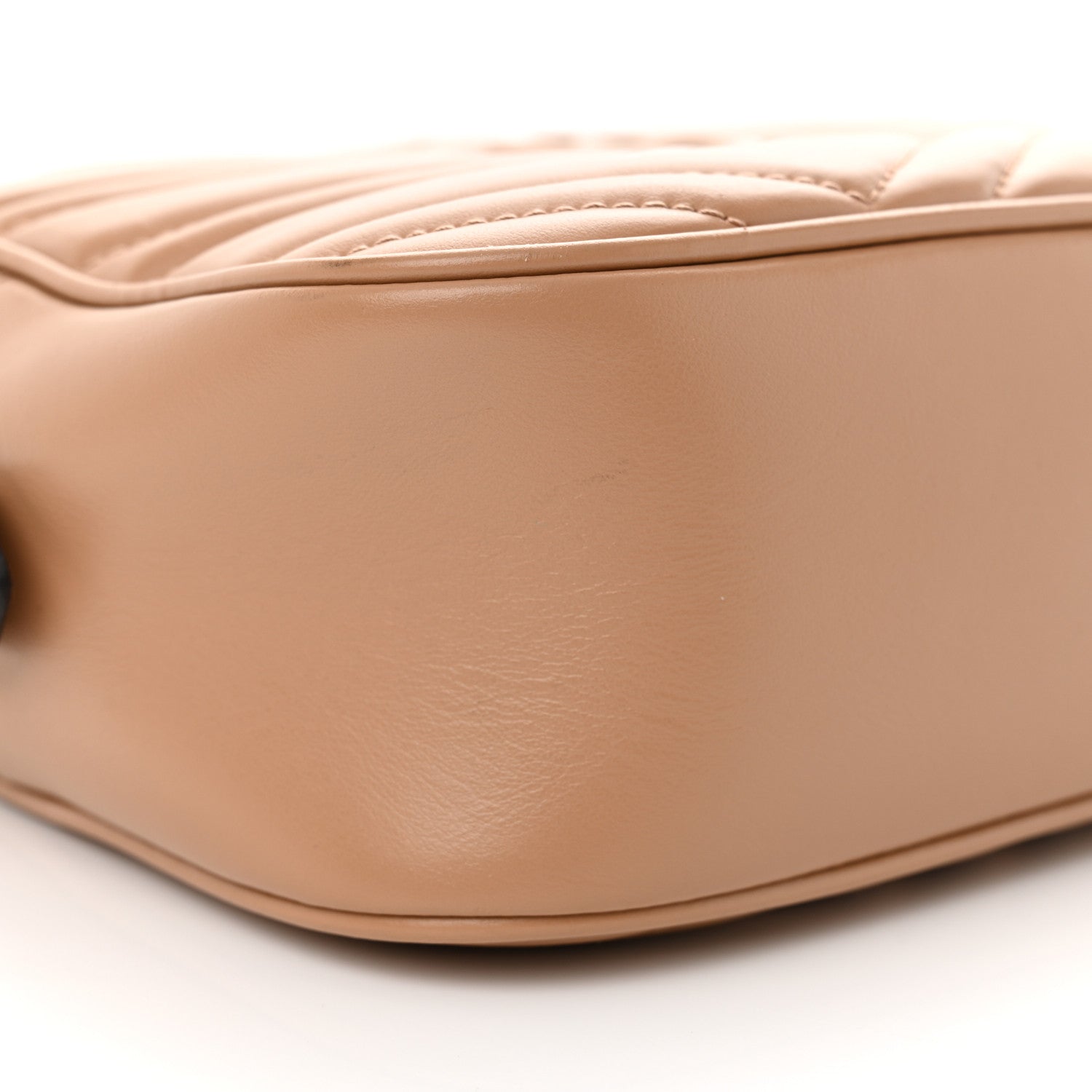 Calfskin Matelasse Monochrome Small GG Marmont Chain Shoulder Bag Camelia