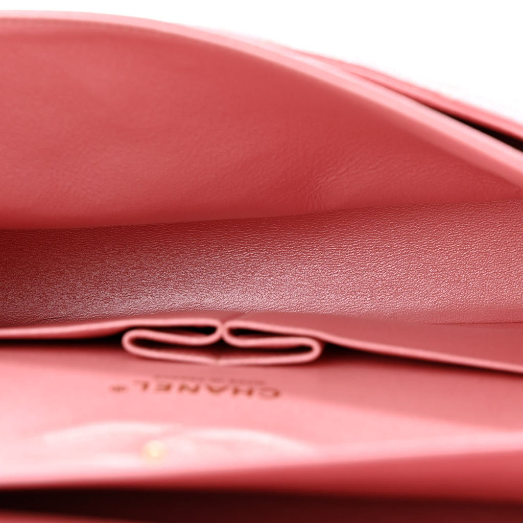 Iridescent Caviar Quilted Medium Double Flap Rose Pink