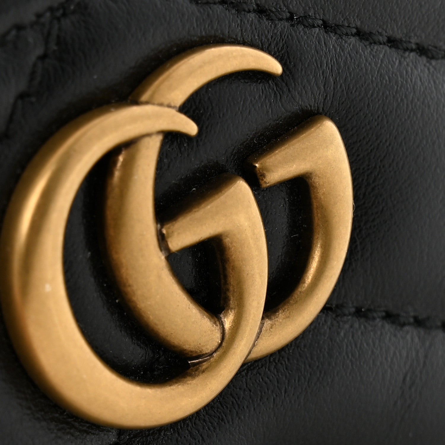 Calfskin Matelasse Chevron Mini GG Marmont Top Handle Bag Black