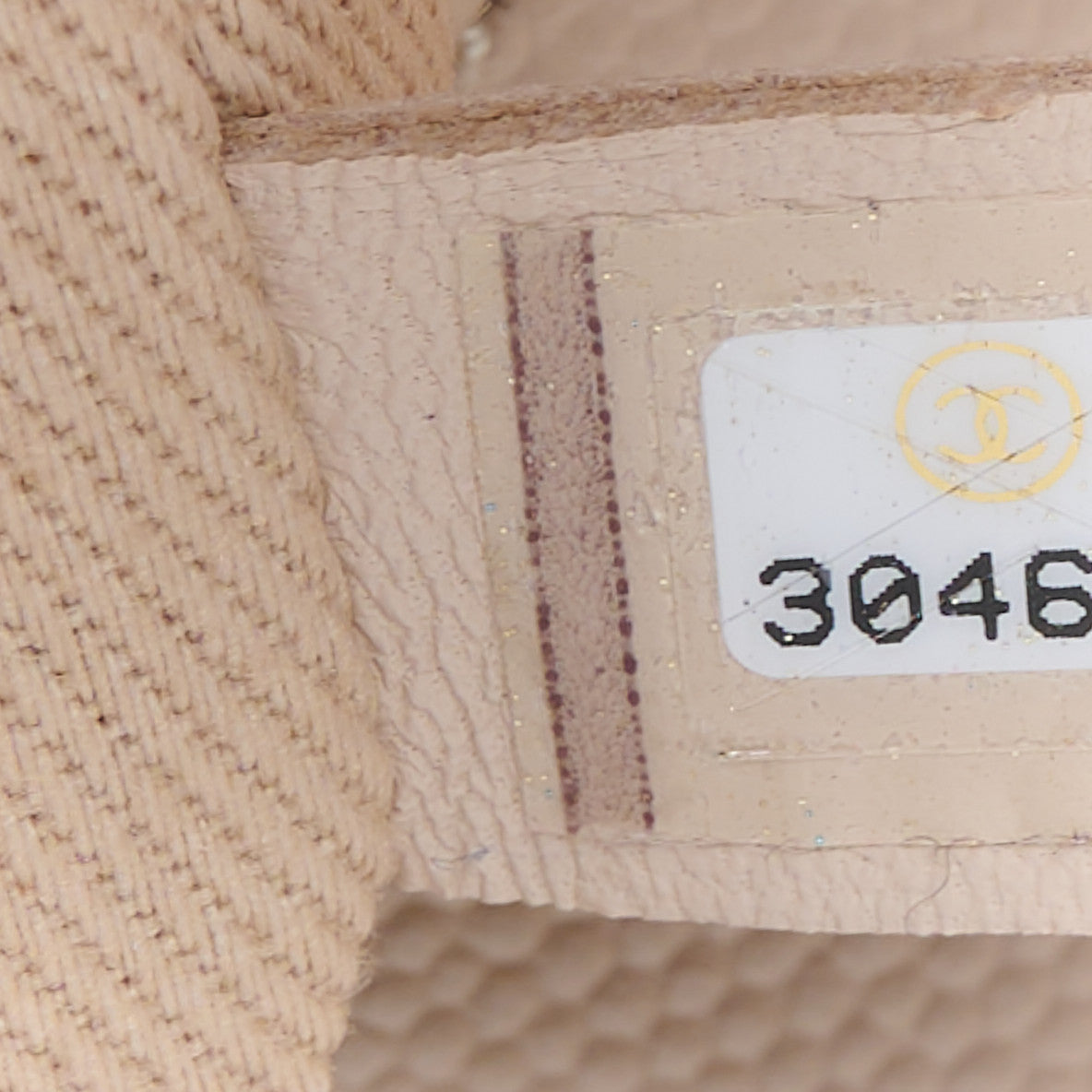 Caviar Quilted Medium Business Affinity Flap Light Beige