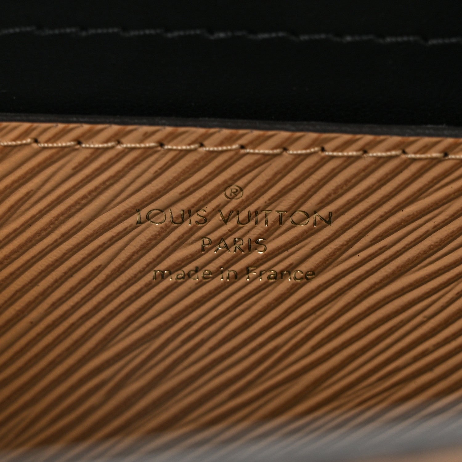 Epi Twist Shoulder Bag MM Camel