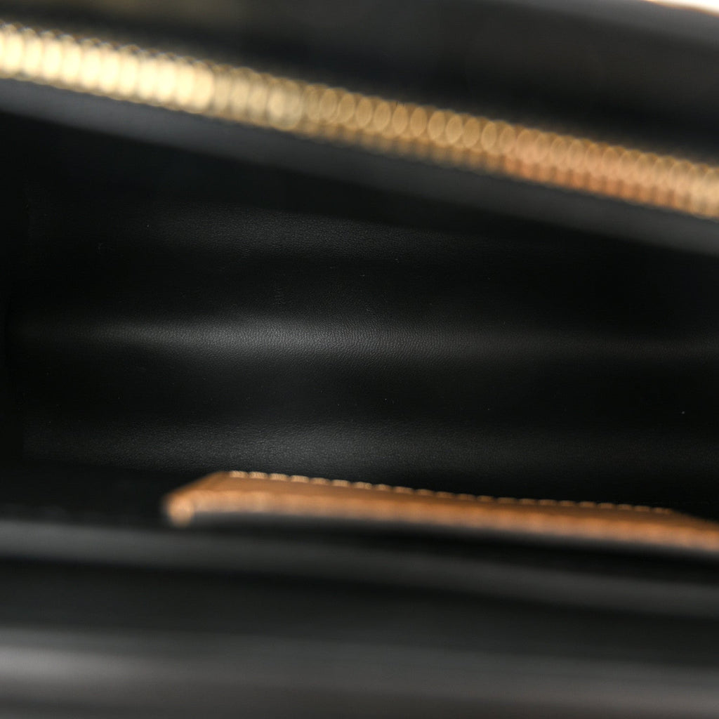 Epi Twist Shoulder Bag MM Camel