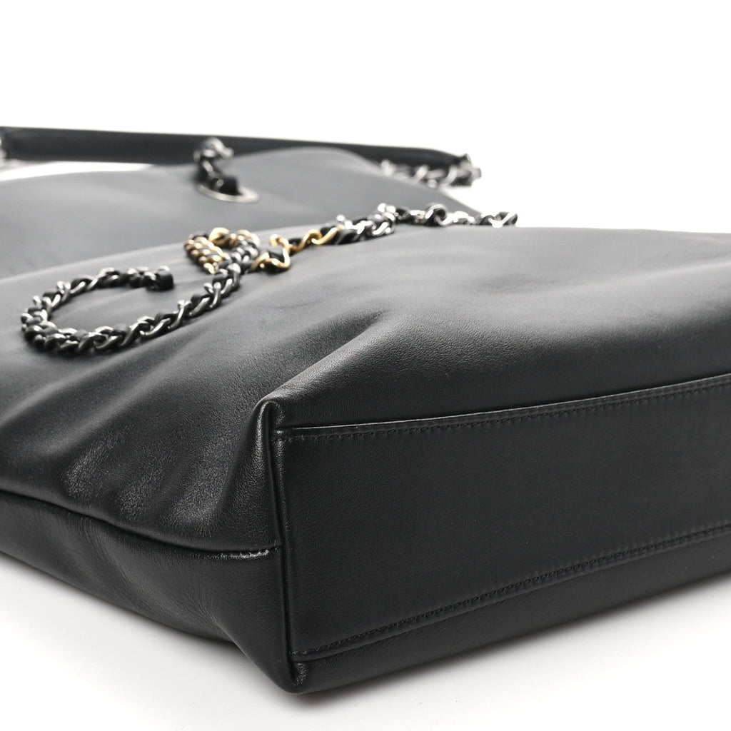 Calfskin Chain 20s Signature Tote Black