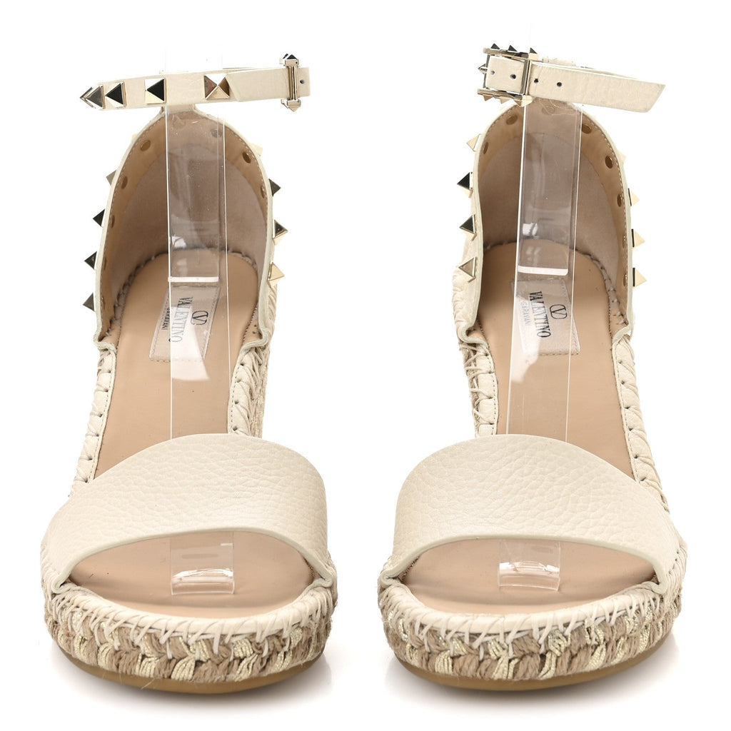 Grained Calfskin Rockstud Ankle Strap Espadrille 15/105mm Wedge Sandals 38 Light Ivory Natural