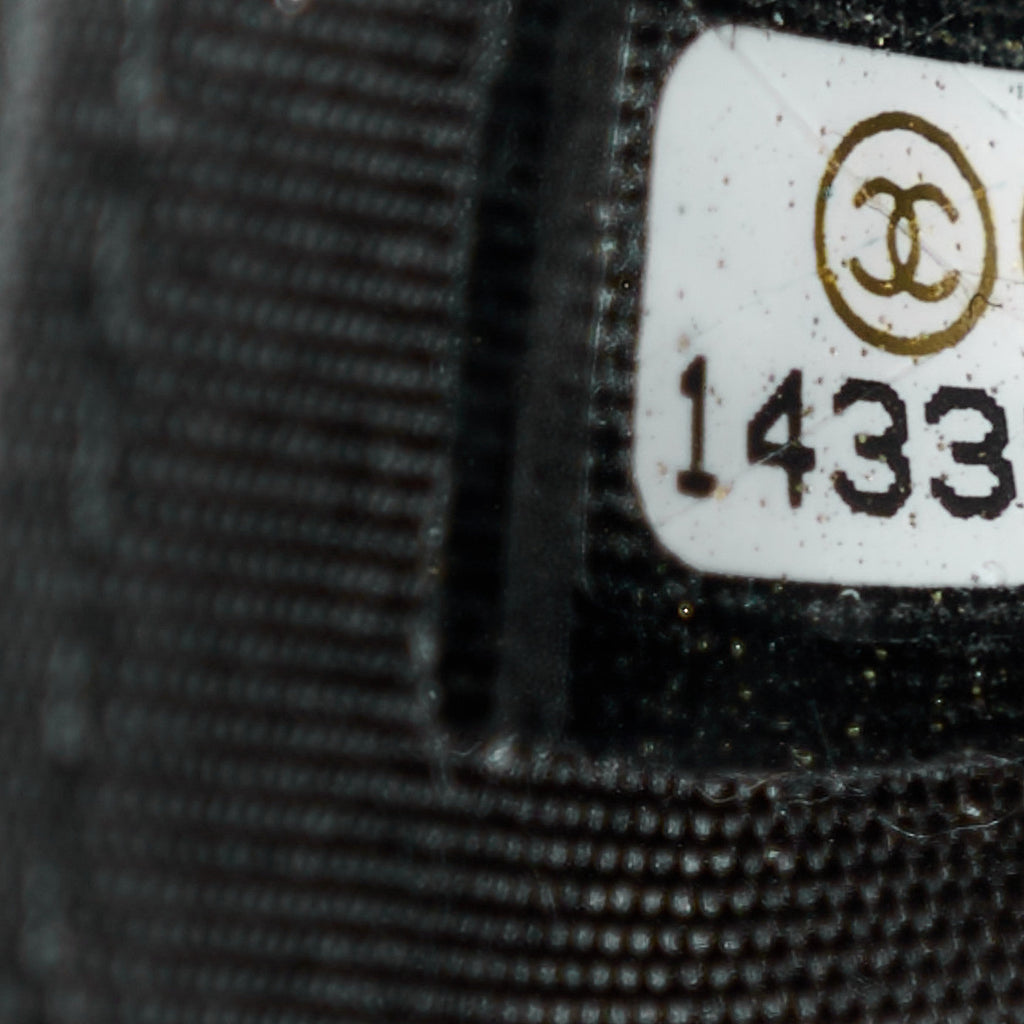 Caviar Timeless CC Wallet on Chain WOC Black