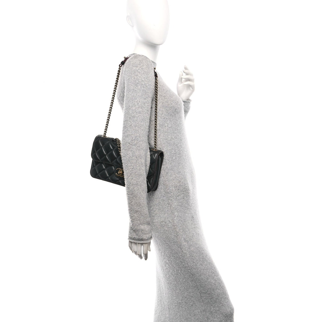 Glazed Calfskin Quilted Medium Perfect Edge Flap Black