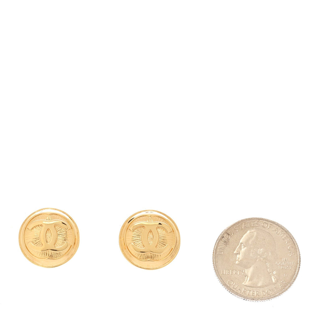 Metal Round CC Earrings Gold