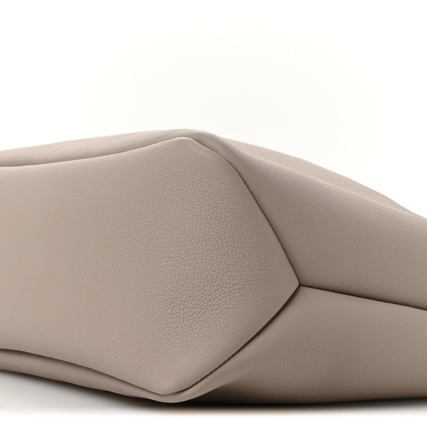 Icons Calfskin Privé Tote Beige