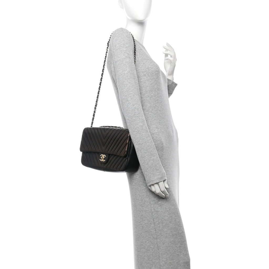 Iridescent Lambskin Surpique Chevron Medium Flap Black