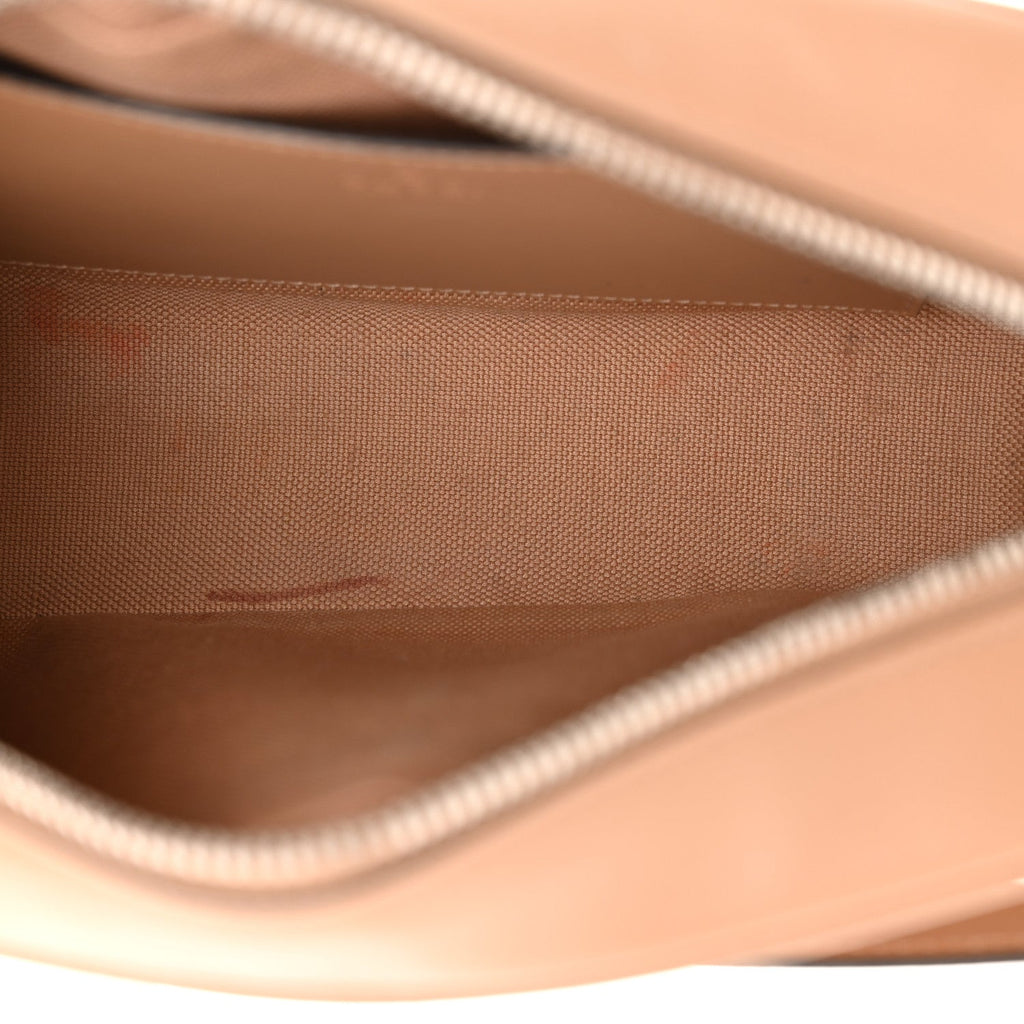 Calfskin Matelasse Monochrome Small GG Marmont Chain Shoulder Bag Camelia