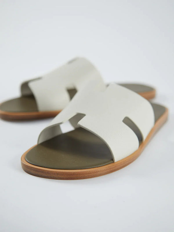 Hermès Izmir Sandals (Beige Glaise & Vert Toundra)