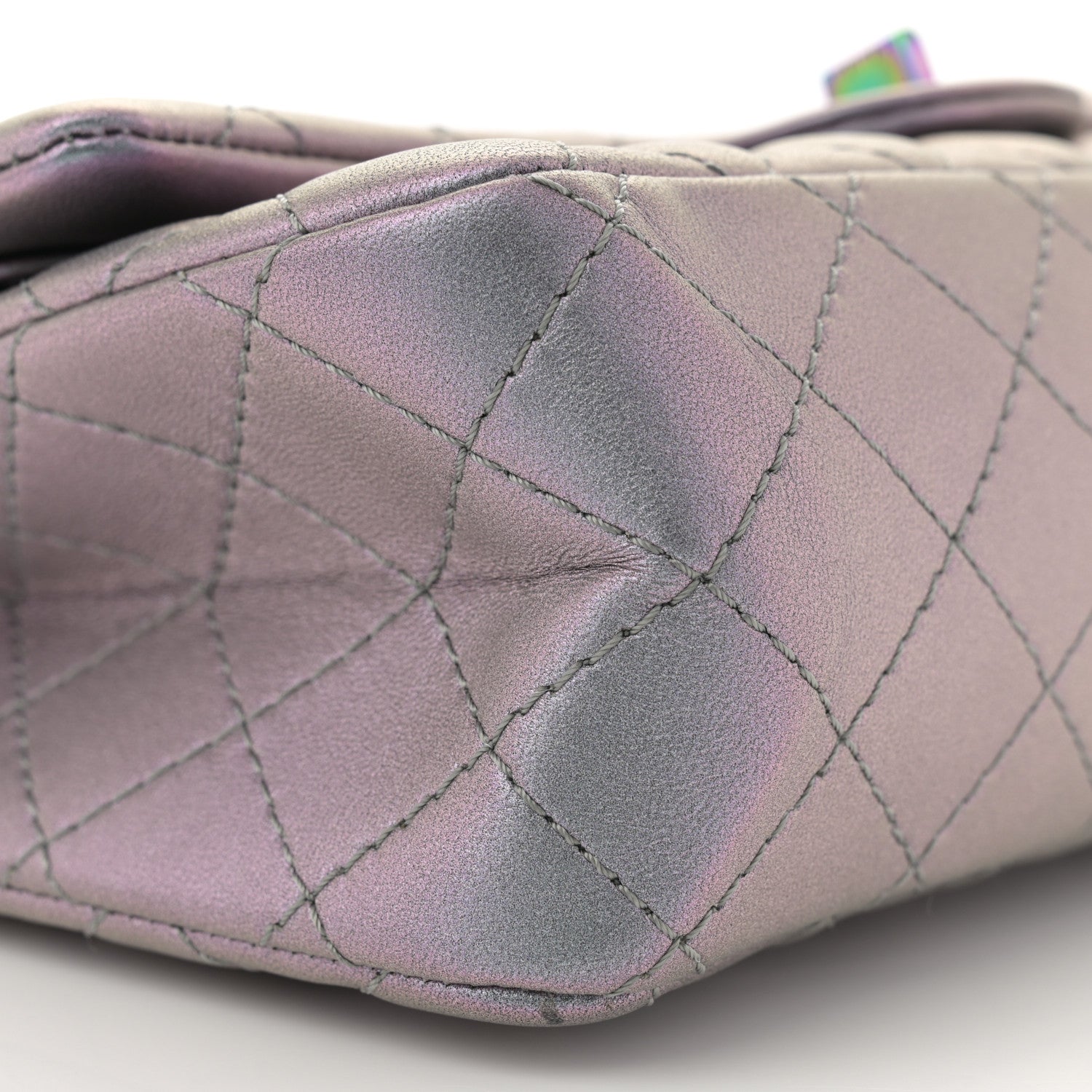 Iridescent Lambskin Quilted 2.55 Reissue 225 Flap Light Purple