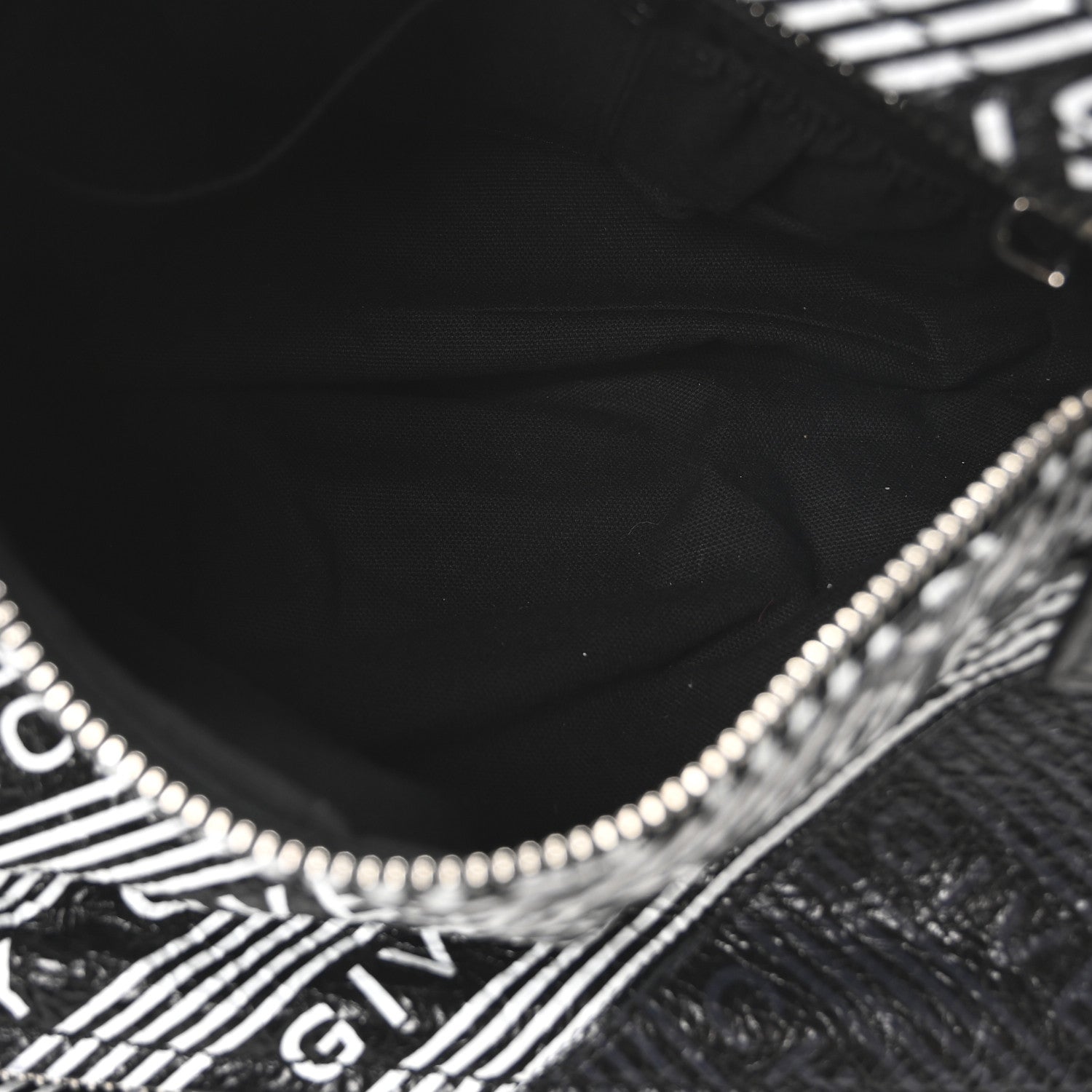 Lambskin Small Logo Pandora Black