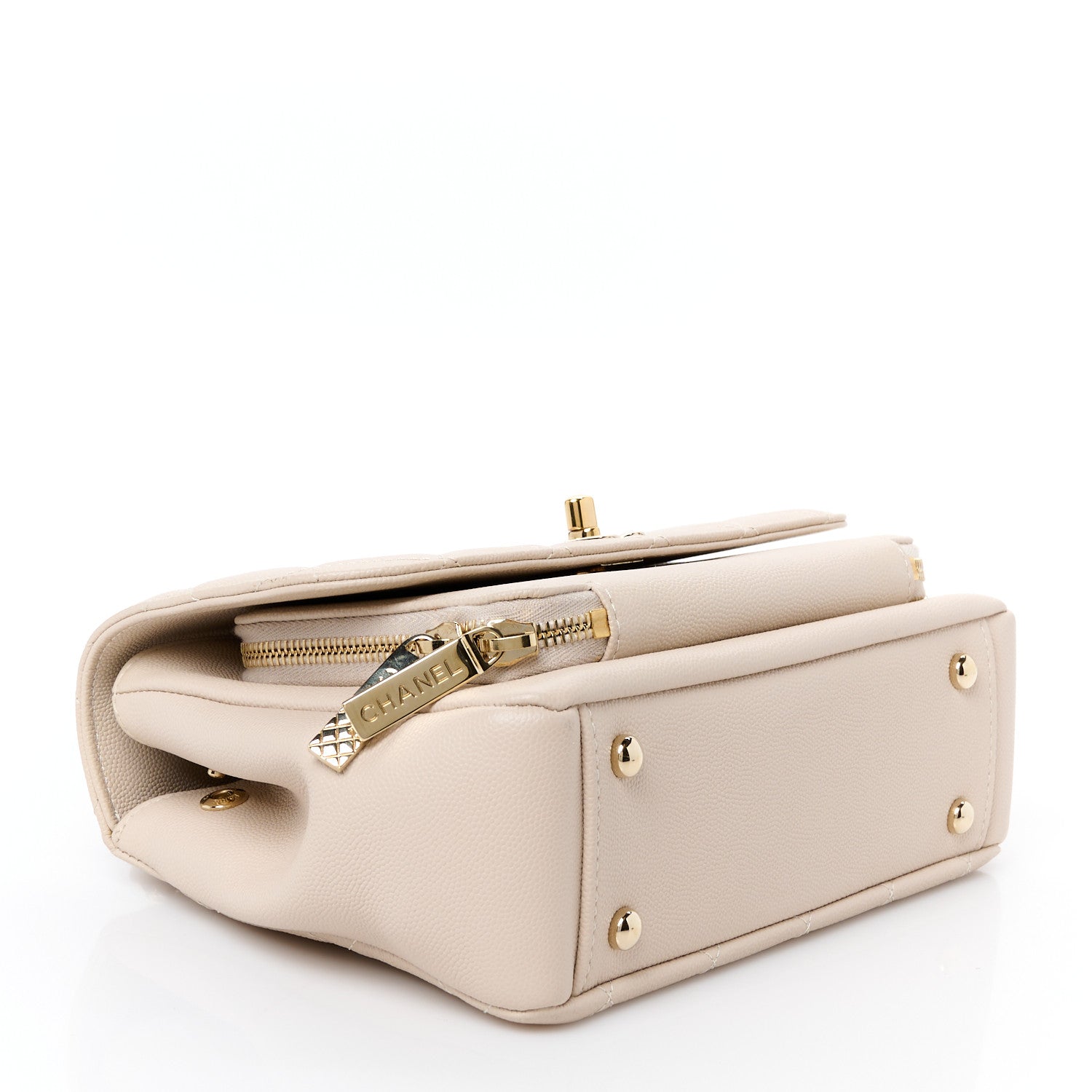 Caviar Quilted Medium Business Affinity Flap Light Beige