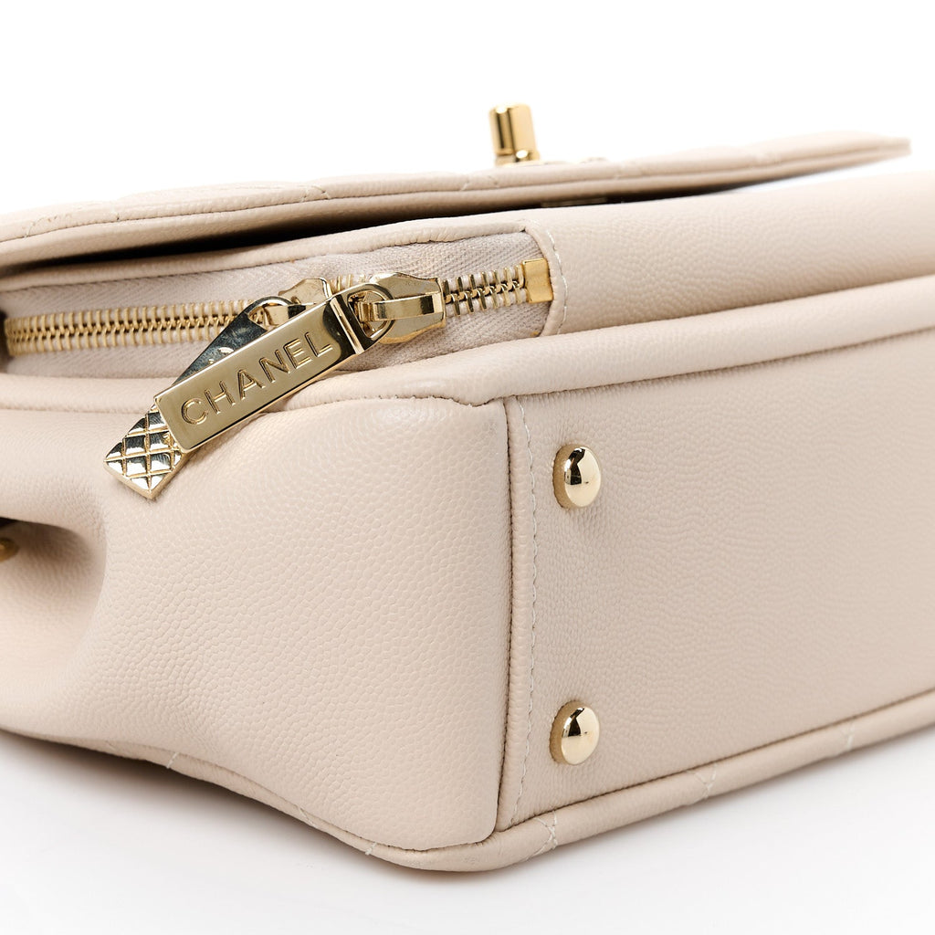 Caviar Quilted Medium Business Affinity Flap Light Beige