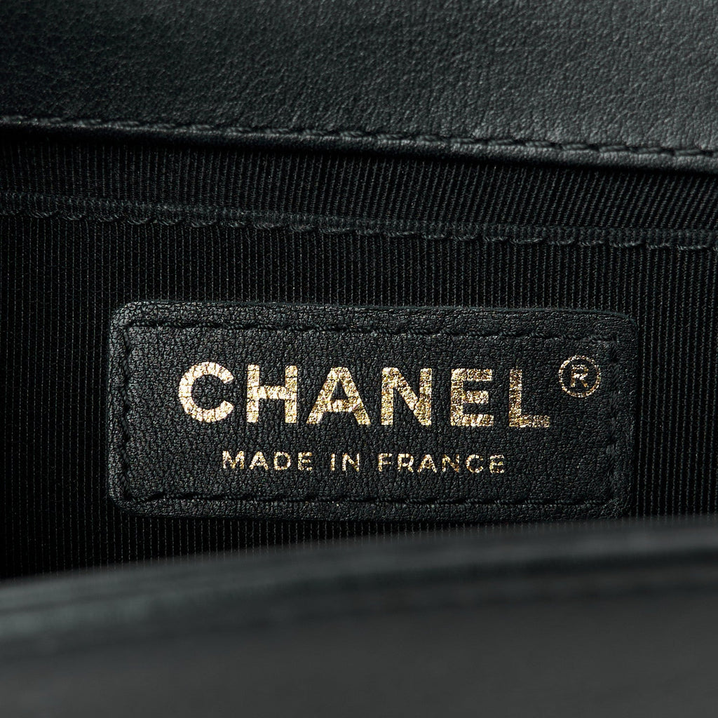 Lambskin Chevron Quilted Small Boy Flap Black