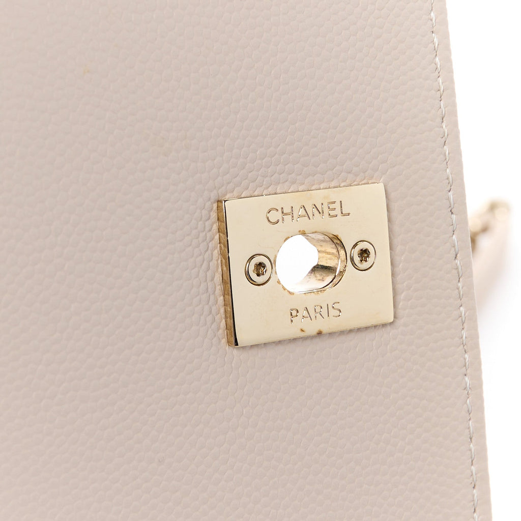 Caviar Quilted Medium Business Affinity Flap Light Beige