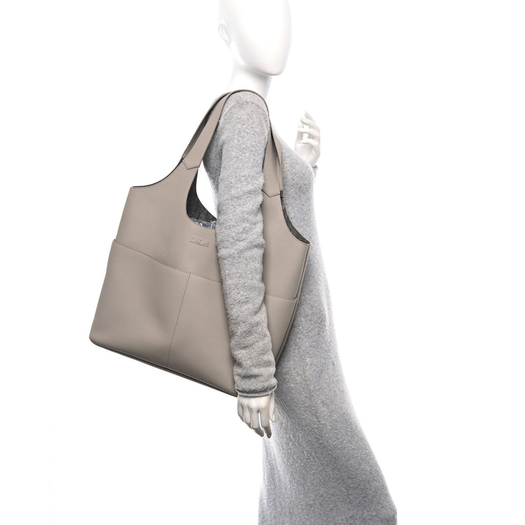 Icons Calfskin Privé Tote Beige