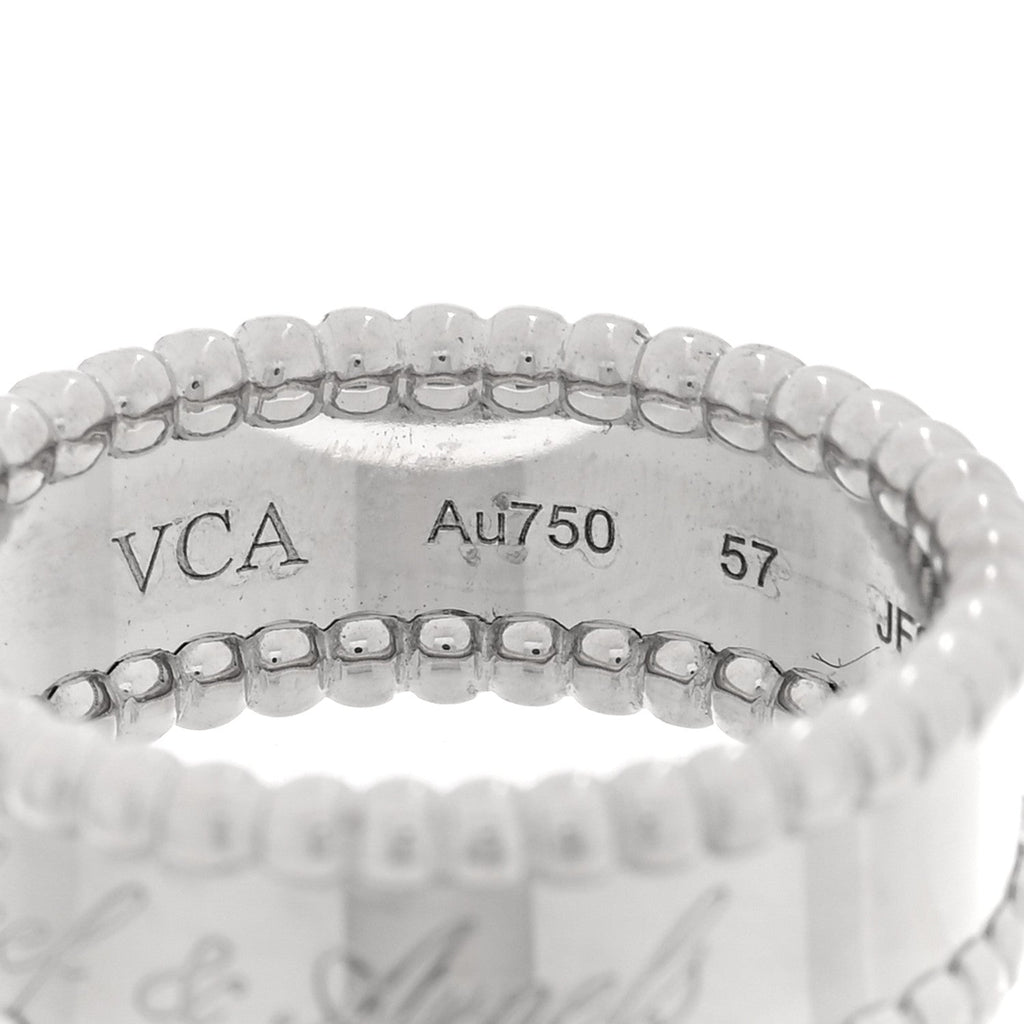 18K White Gold Perlee Signature Ring 57 8