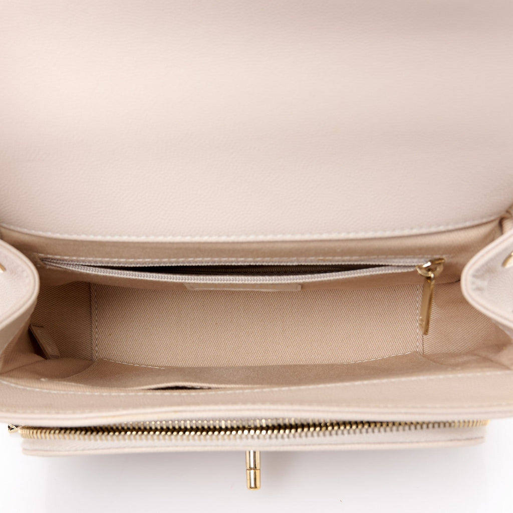 Caviar Quilted Medium Business Affinity Flap Light Beige