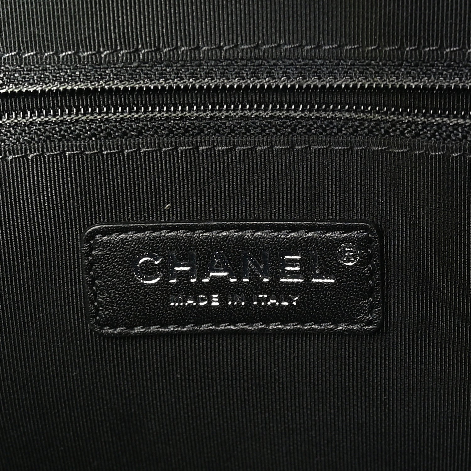 Calfskin Chain 20s Signature Tote Black